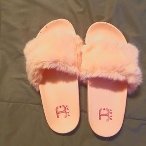 Jeffrey Campbell faux fur slides size 4